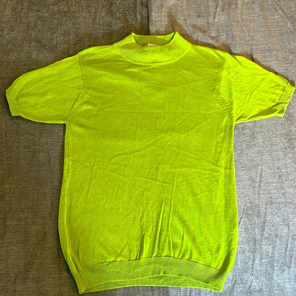 Joseph A, 100% silk, short sleeve sweater, size small, petite. (23-122) - Picture 1 of 6